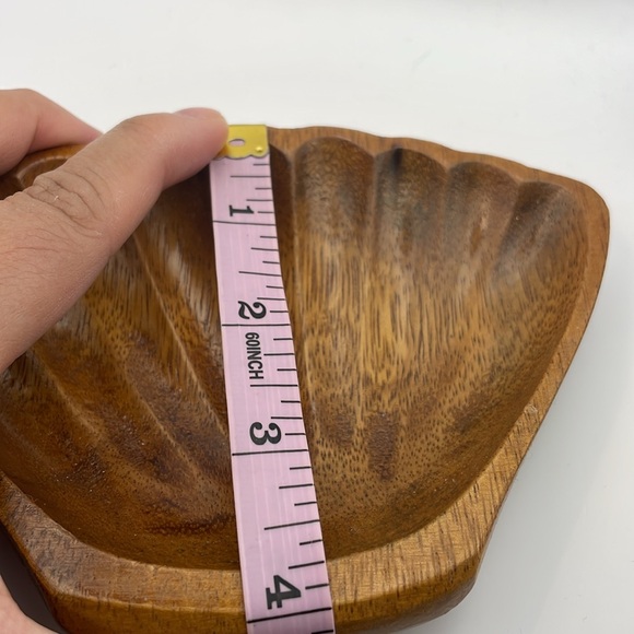 Small Wooden Clam Shell Shaped Dish or Trinket Tray (D) - Picture 4 of 6